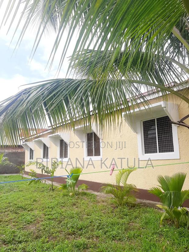 Residential Plot and House for Sale - main view
