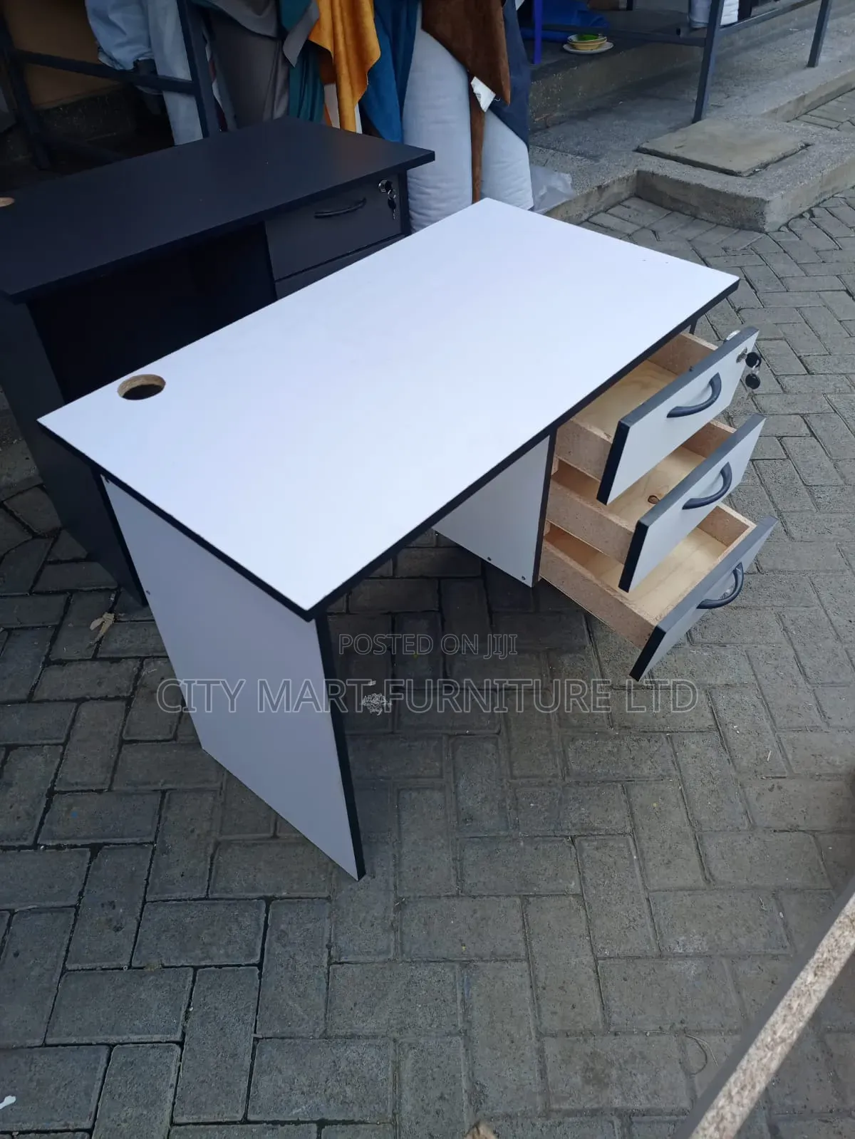 Top Quality Office Desk/Study Table Offers