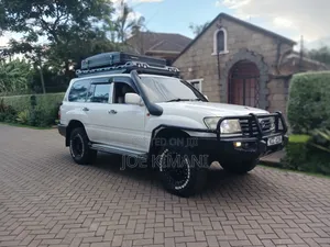 Toyota Land Cruiser 2007 White