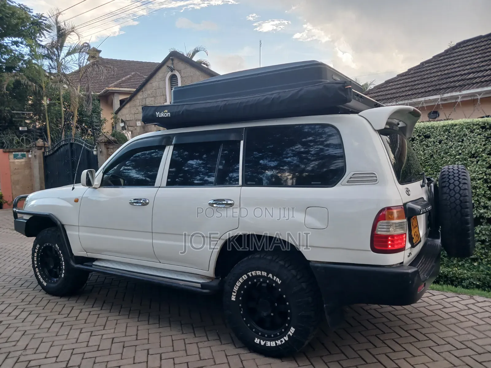 Toyota Land Cruiser 2007 White