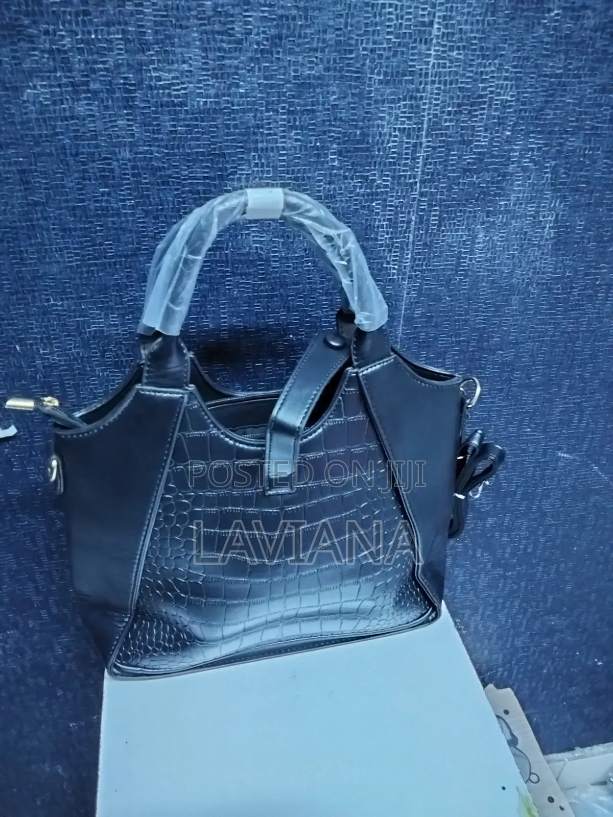Trendy Tote Bags