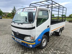 Toyota Dyna 2014 White