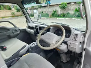 Toyota Dyna 2014 White