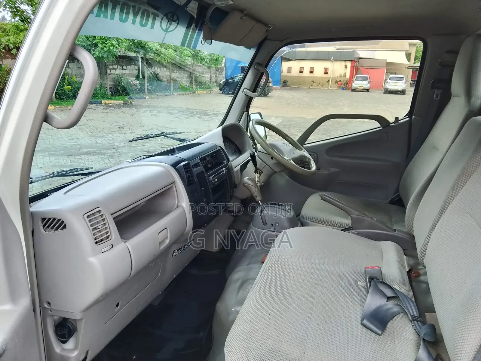 Toyota Dyna 2014 White