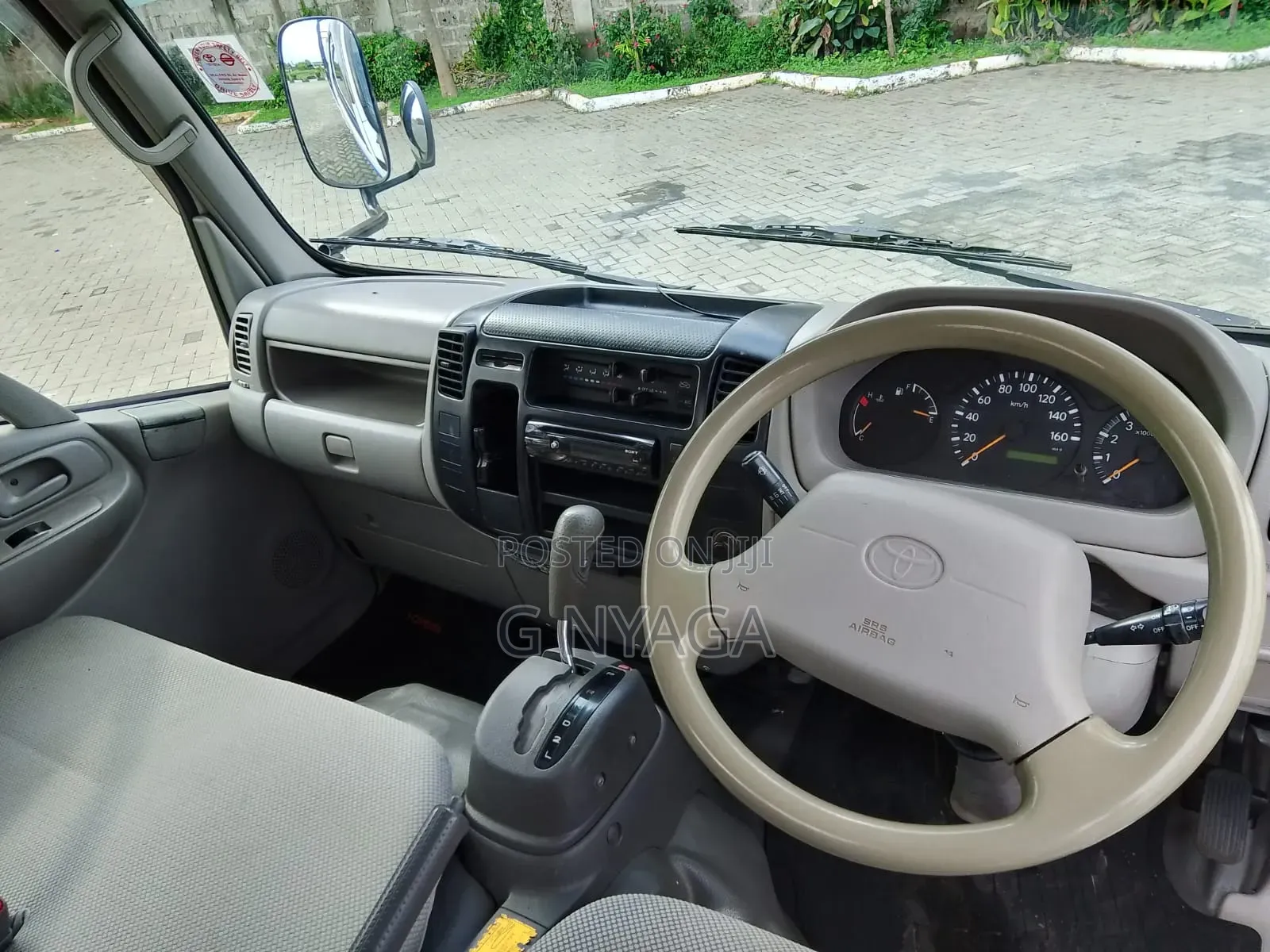 Toyota Dyna 2014 White