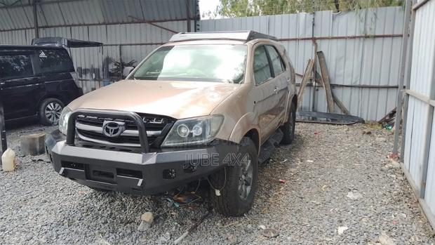 Front Bull Bar Toyota Fortuner - thumbnail 4