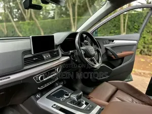 Audi Q5 2.0T Premium AWD quattro 2019 Green