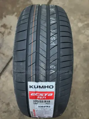 235/55r18 Kumho Tyres 100v Escta Ps71