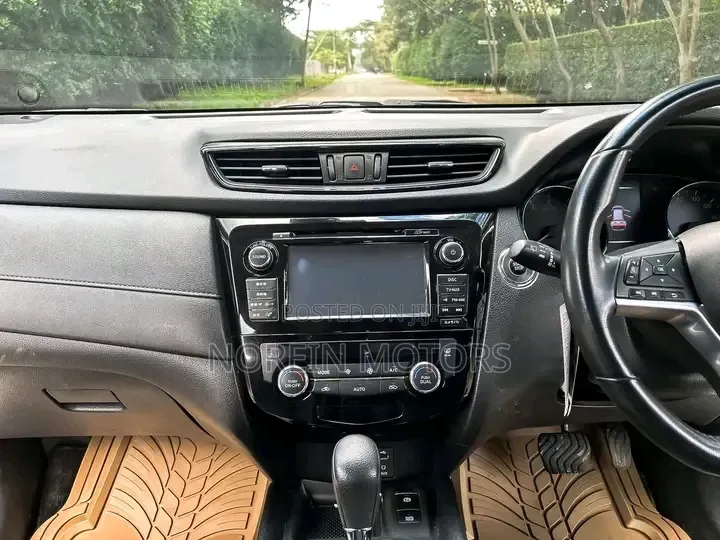 Nissan X-Trail 2.0 Petrol FWD 2018 Pearl