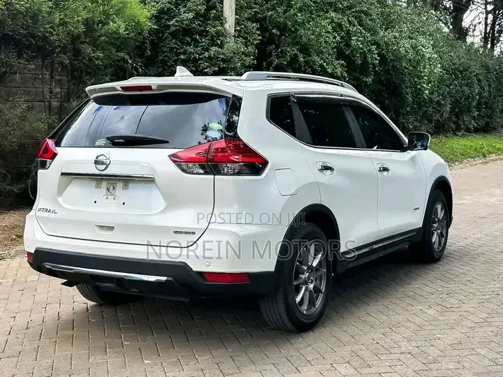 Nissan X-Trail 2.0 Petrol FWD 2018 Pearl