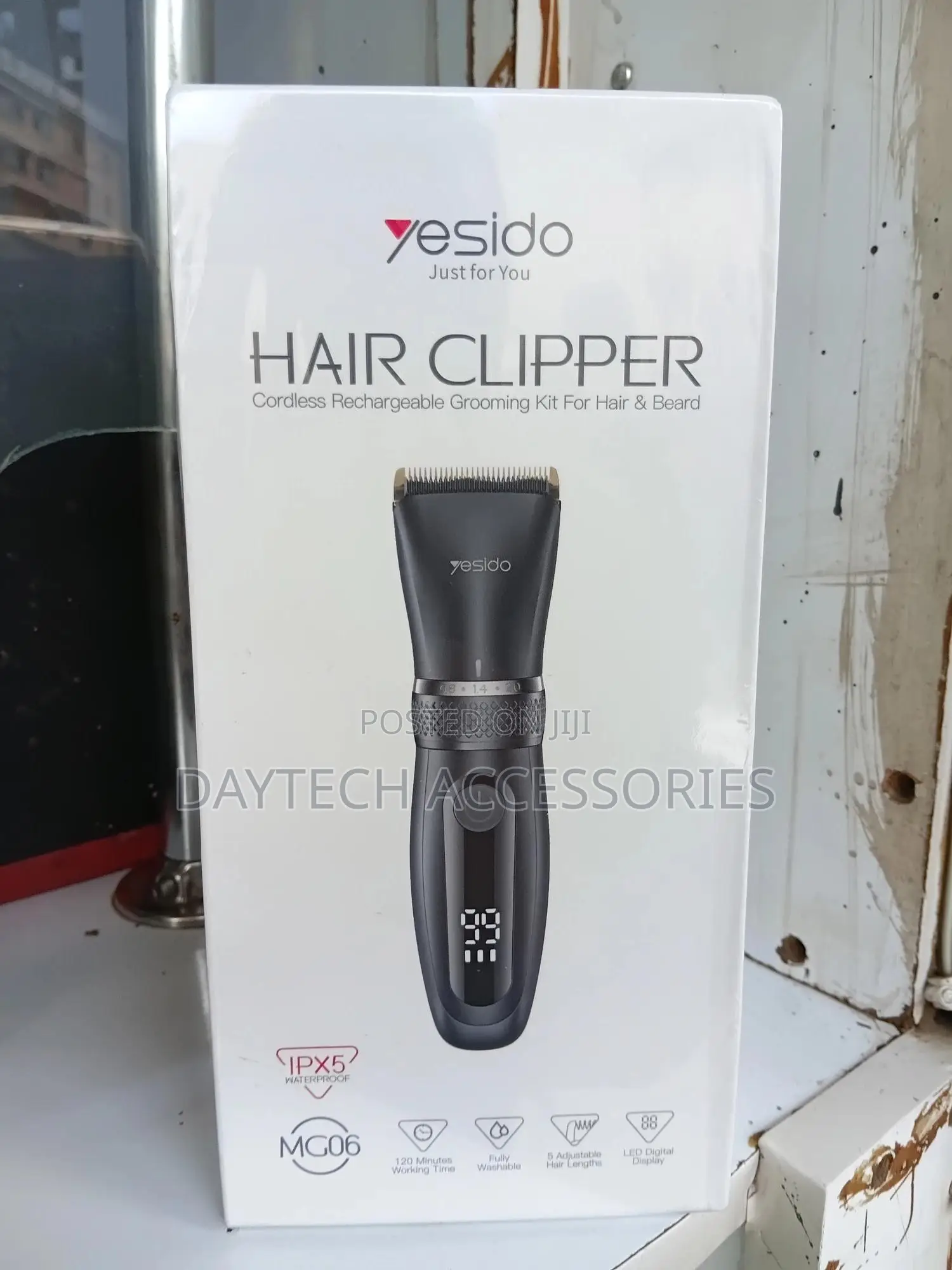 This Is Yesido Mg06 Cordless Digital Hair Clipper With an Led Battery