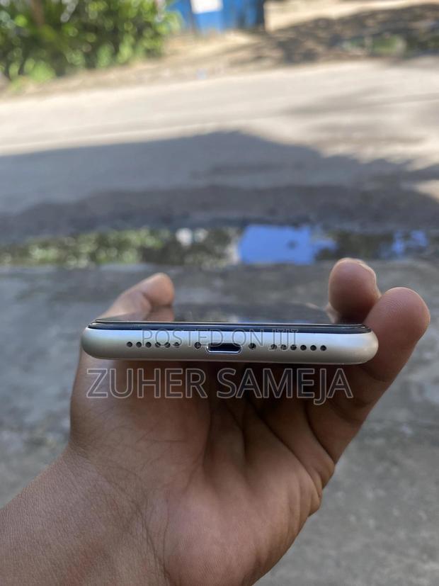 Apple iPhone 11 64 GB White - thumbnail 2