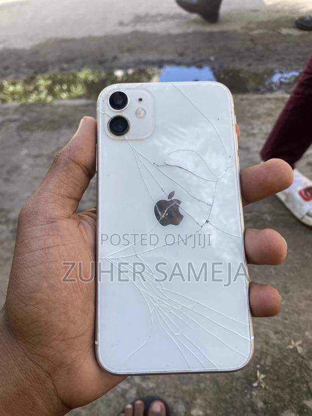 Apple iPhone 11 64 GB White - thumbnail 3