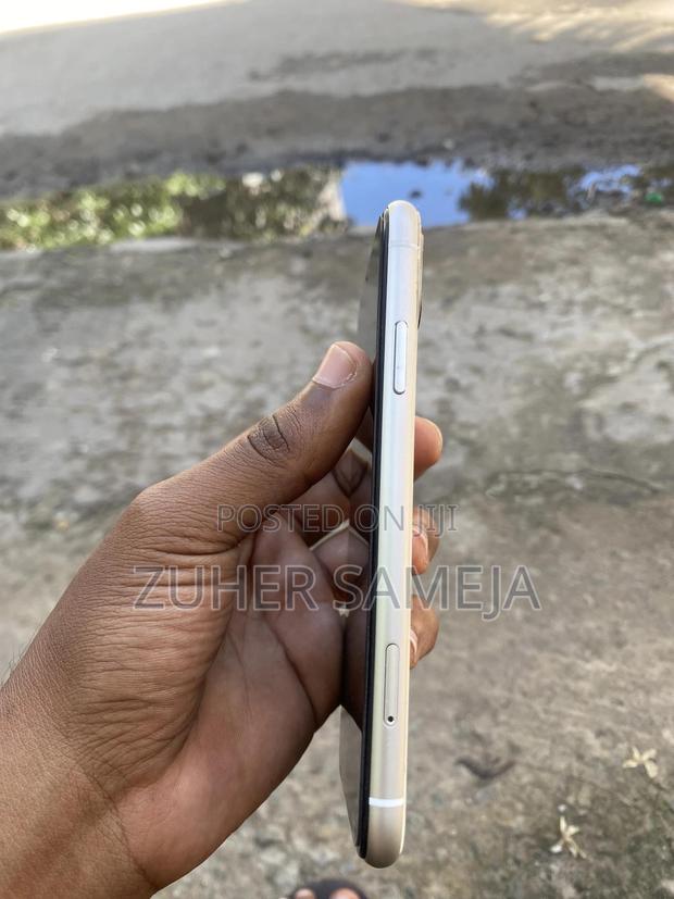 Apple iPhone 11 64 GB White - thumbnail 5