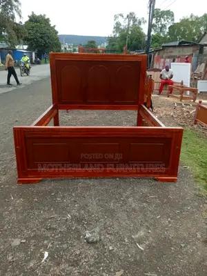 Brown Mahogany Bed 5x6