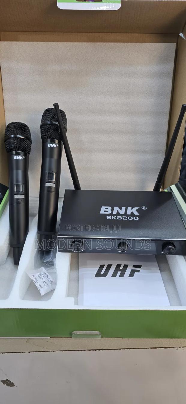 BNK 8200 Wireless Microphone