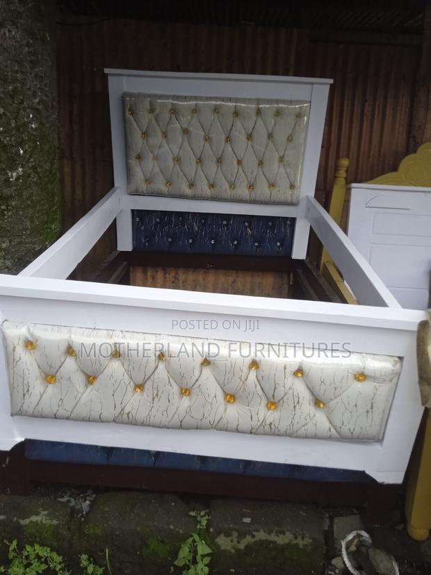 White Chester Bed 4x6 - thumbnail 2