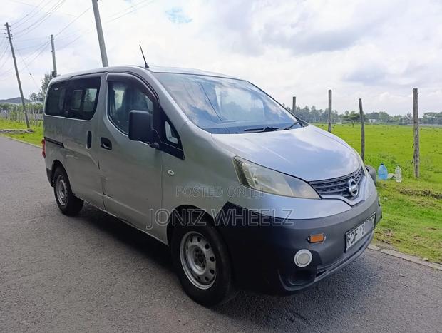 Nissan NV200 2010 Silver - thumbnail 2