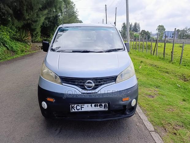 Nissan NV200 2010 Silver - thumbnail 3