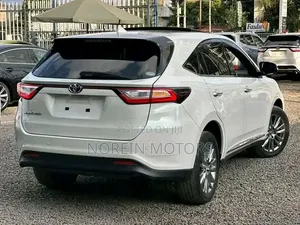 Toyota Harrier 2.0 4WD 2019 Pearl