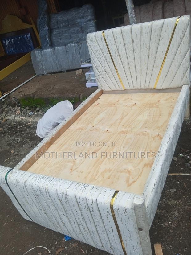 White Chester Bed 5x6