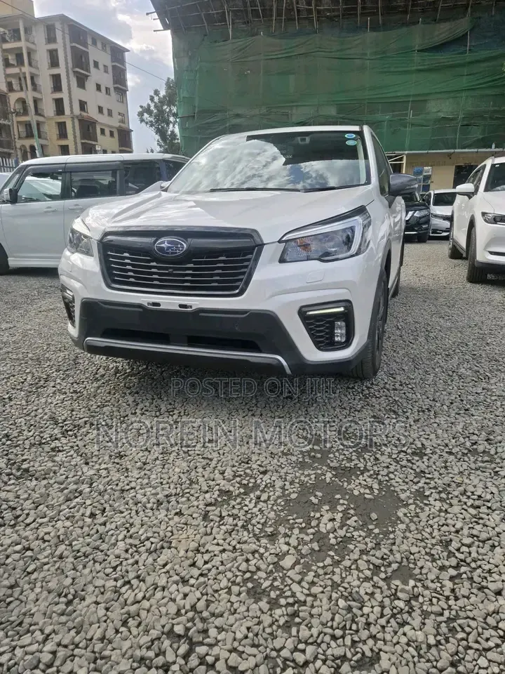 Subaru Forester Premium AWD 2020 Off white