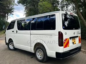 Toyota HiAce 2014 White