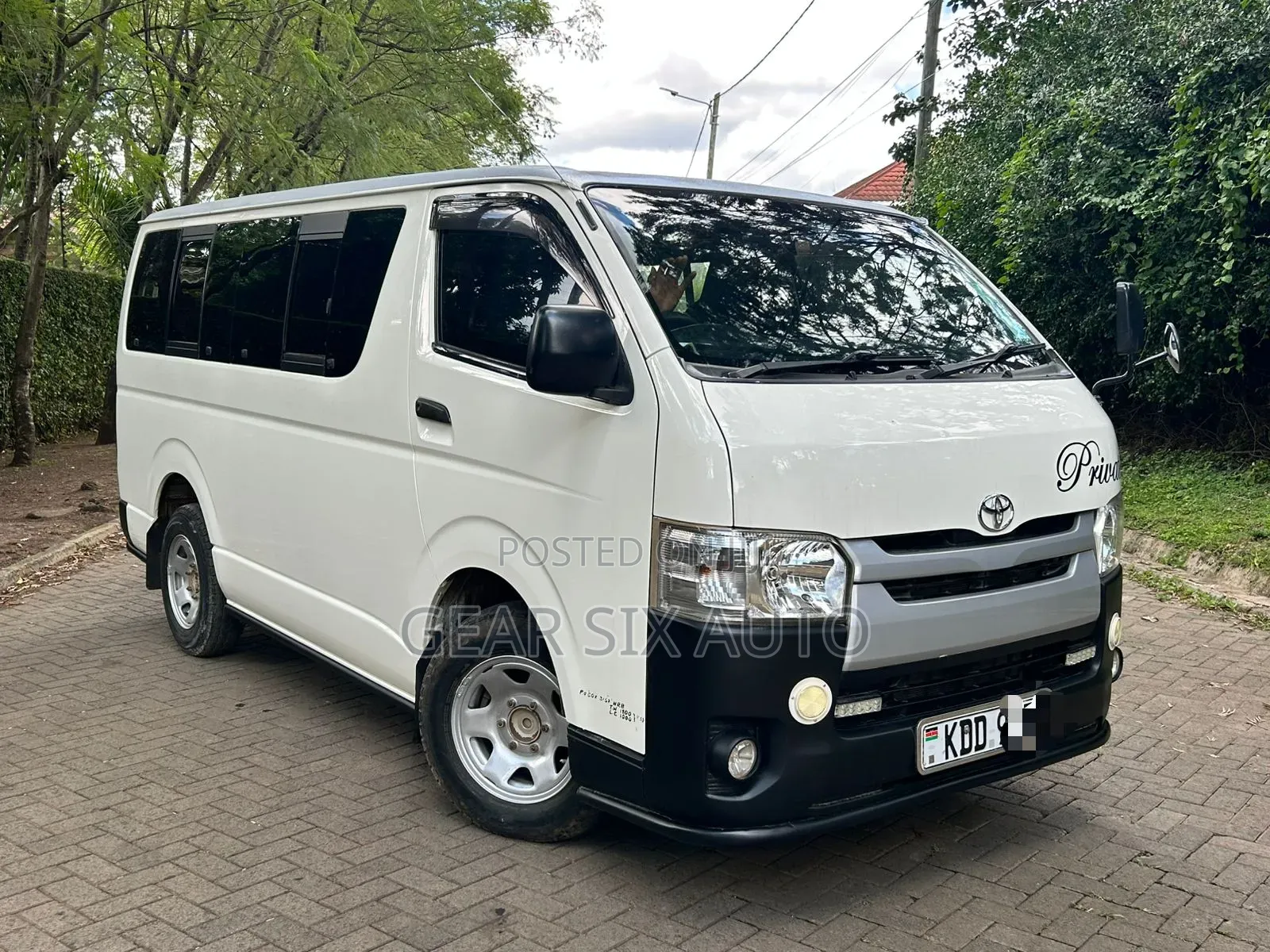 Toyota HiAce 2014 White