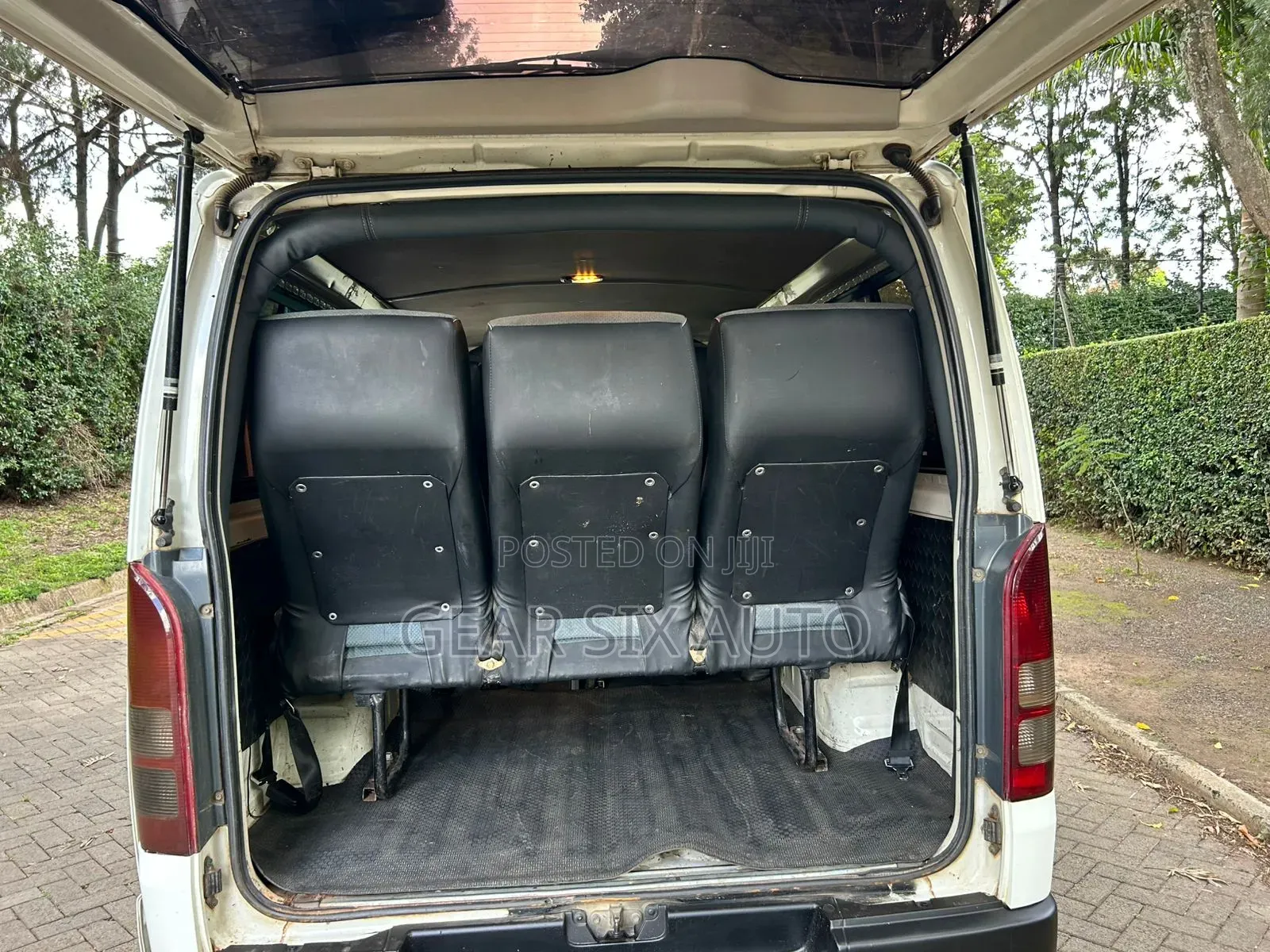 Toyota HiAce 2014 White