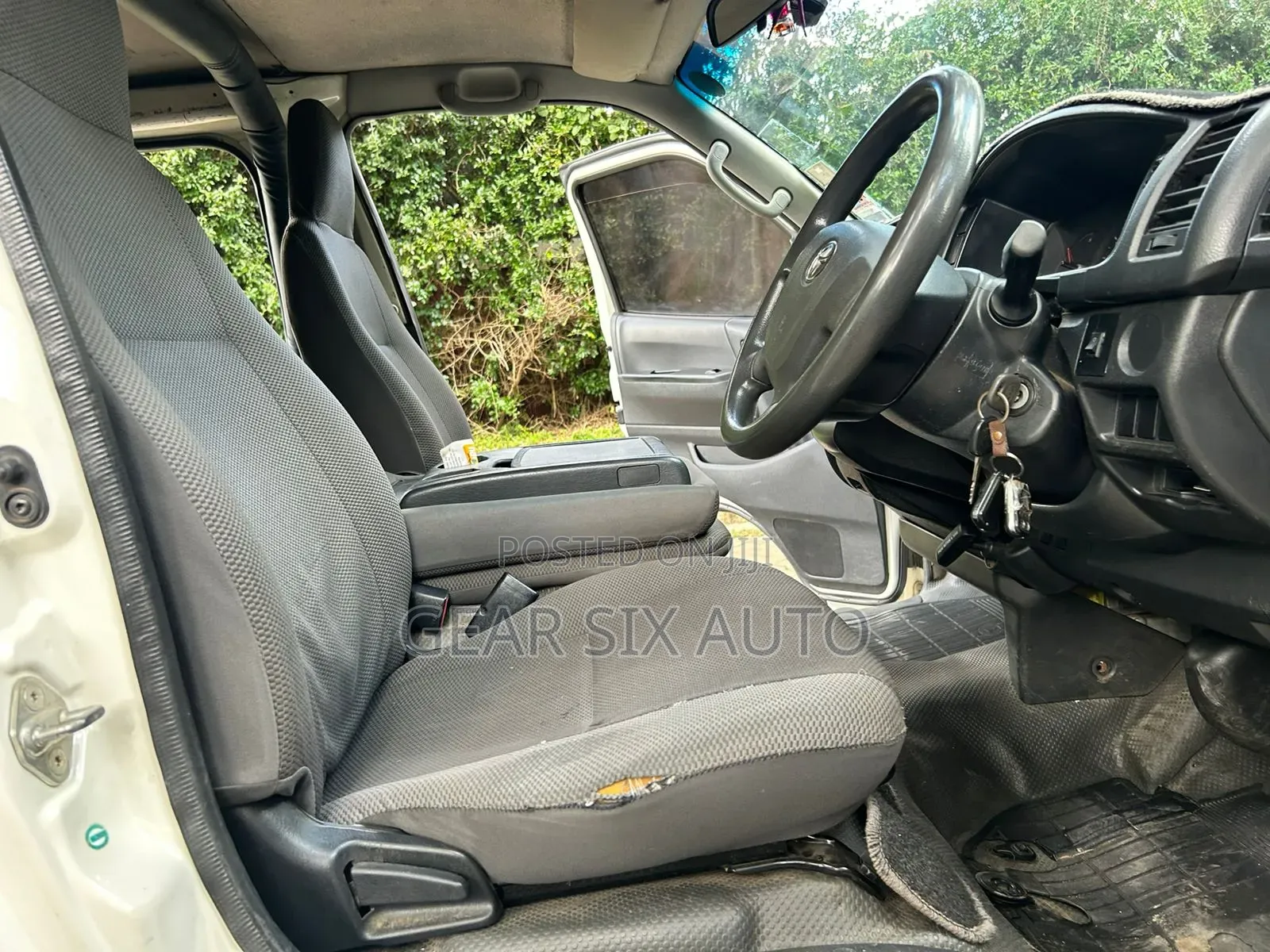 Toyota HiAce 2014 White