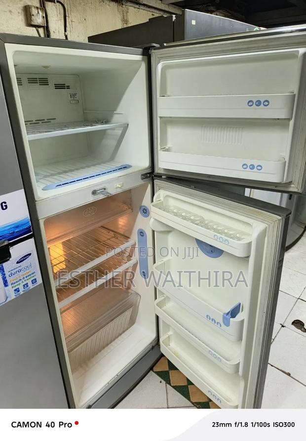 Spacious Space Lg 350 Litres Fridge - thumbnail 2