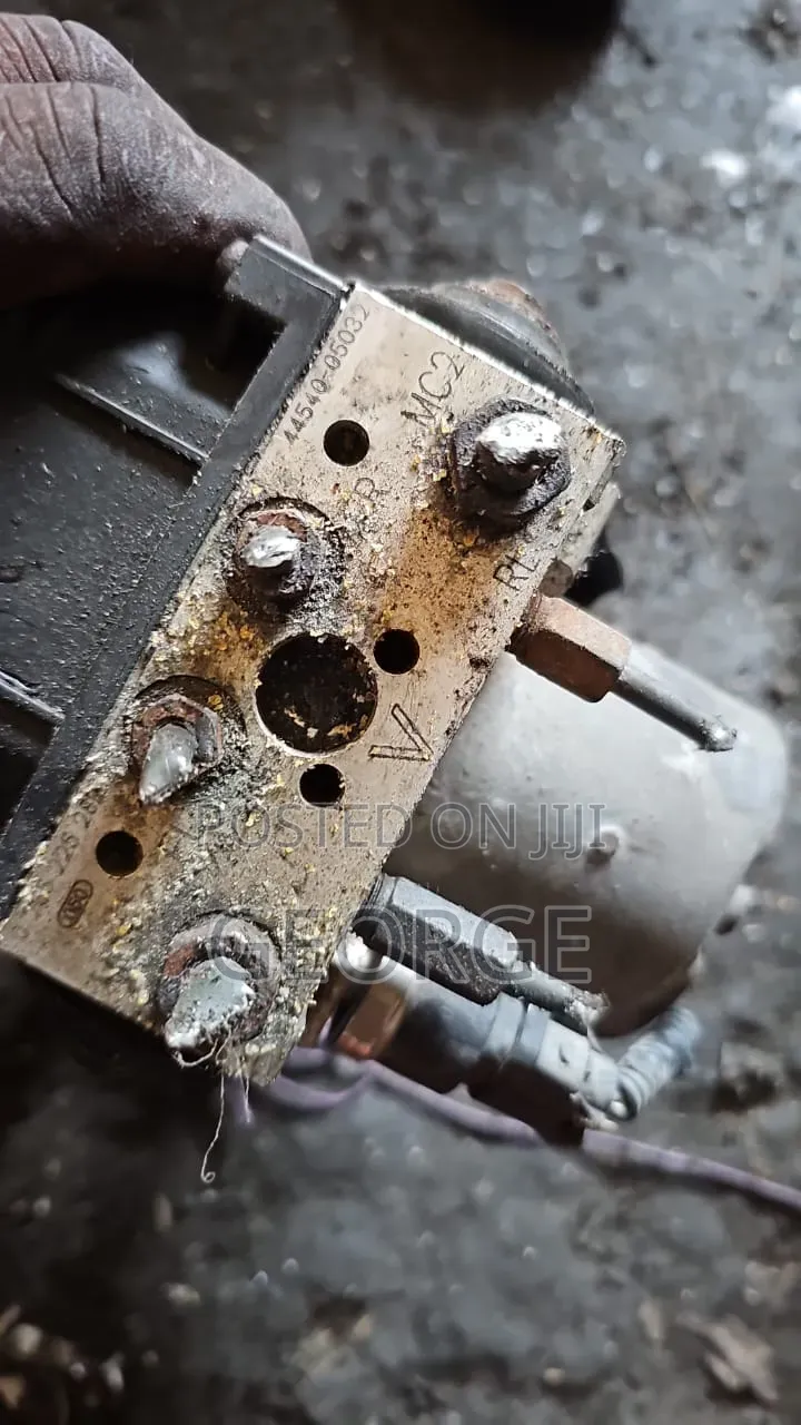 Abs Compensator Toyota Avensis