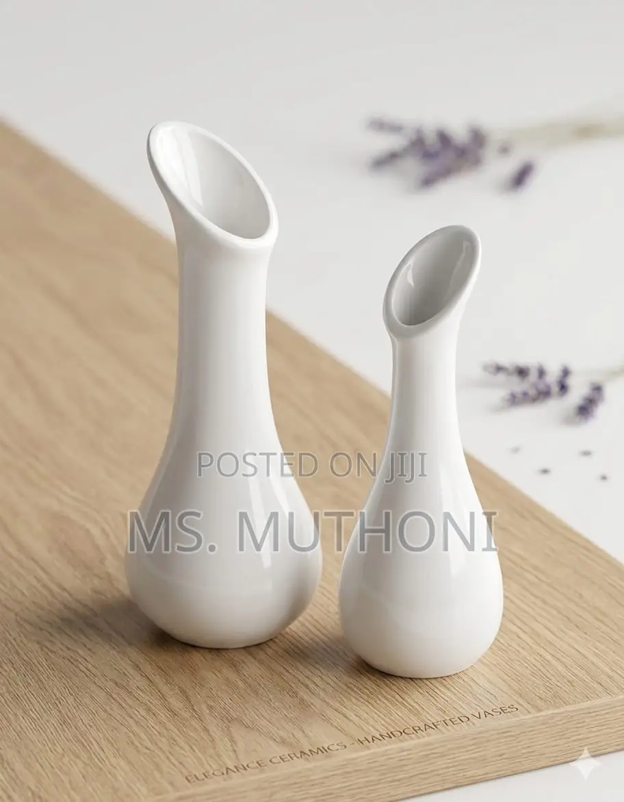 A Set of 2 Ceramic Dinning Table Slim Nose Vase*
