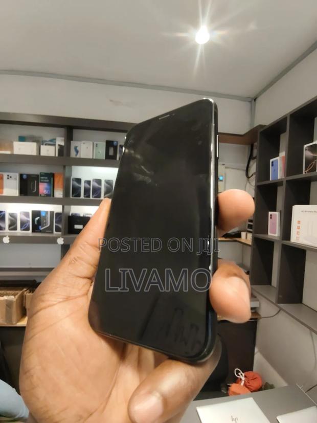 Apple iPhone XR 64 GB Black - thumbnail 3
