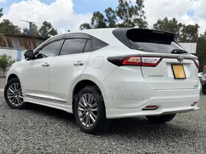 Toyota Harrier 2.0 2018 White