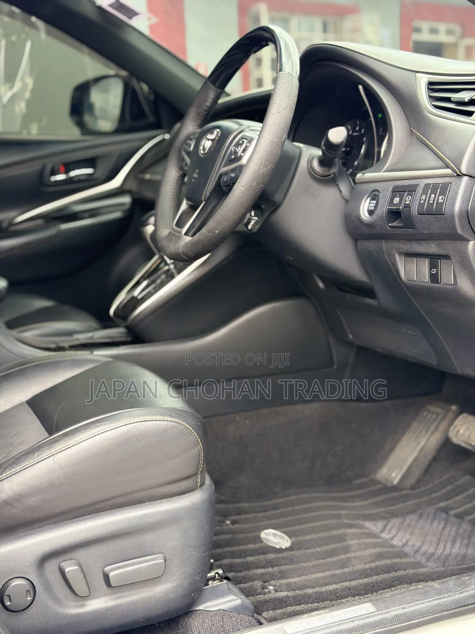 Toyota Harrier 2.0 2018 White