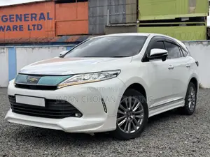 Toyota Harrier 2.0 2018 White