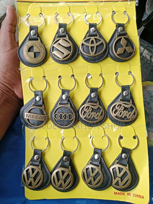 Circular Metal Different Car Logos Tea Dropped Shape Key Straps Holder