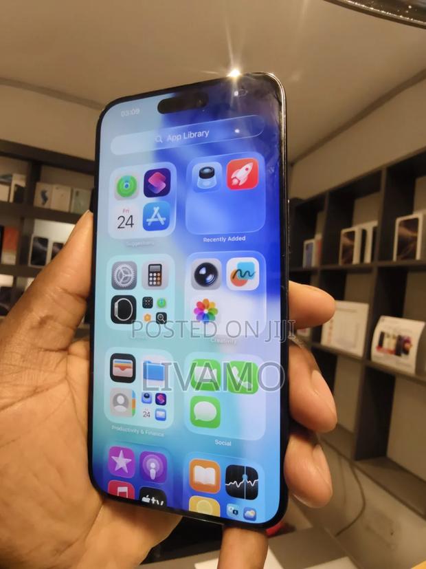 Apple iPhone 15 Pro Max 256 GB Blue - thumbnail 4