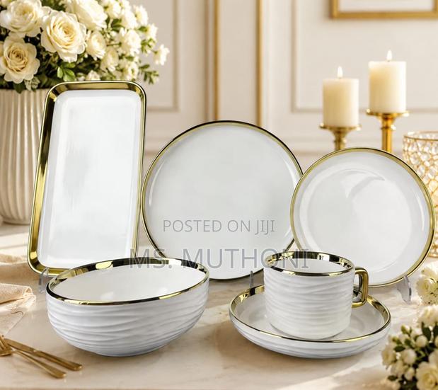 32-Piece White Porcelain Dinner Set Ft a Ribbed Texture Gold Accents - thumbnail 5