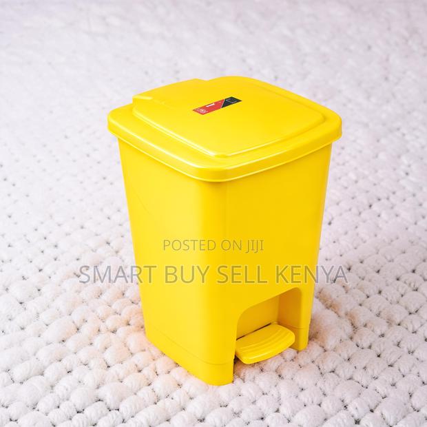 30l Hard Plastic Odor Free Secure Lid Step Pedal Waste Garbage Bin