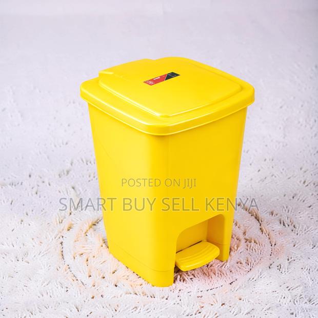 30l Hard Plastic Smart Hygienic Solution Step Pedal Waste Garbage Bin - main view