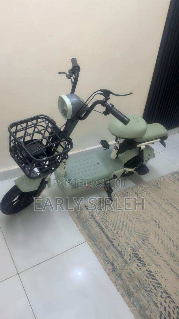 New Motorcycle 2024 White - thumbnail 3