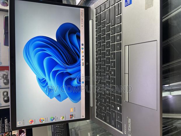 Laptop HP ZBook Firefly G8 16GB Intel Core i7 SSD 128GB
