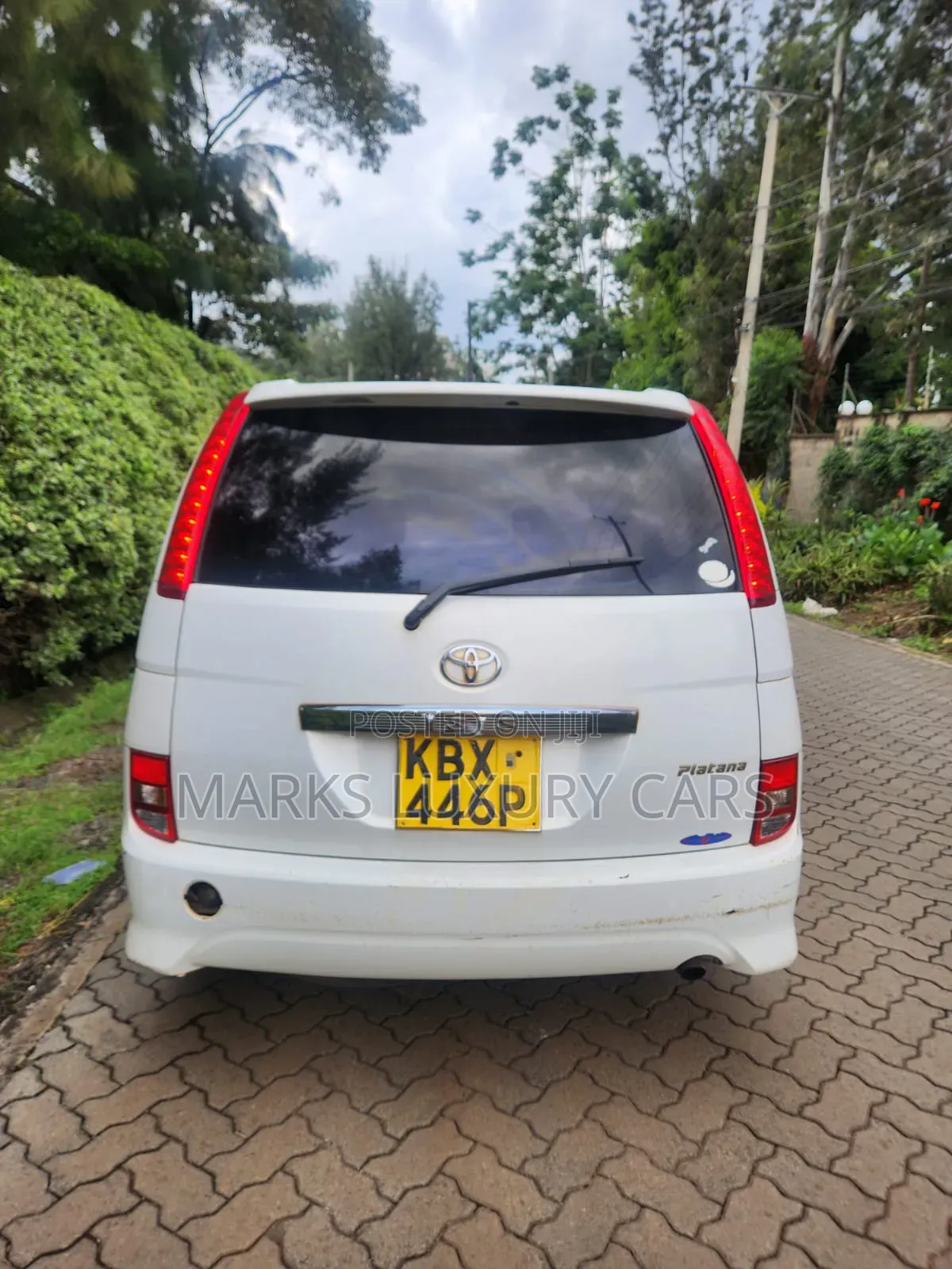 Toyota ISIS 2006 White