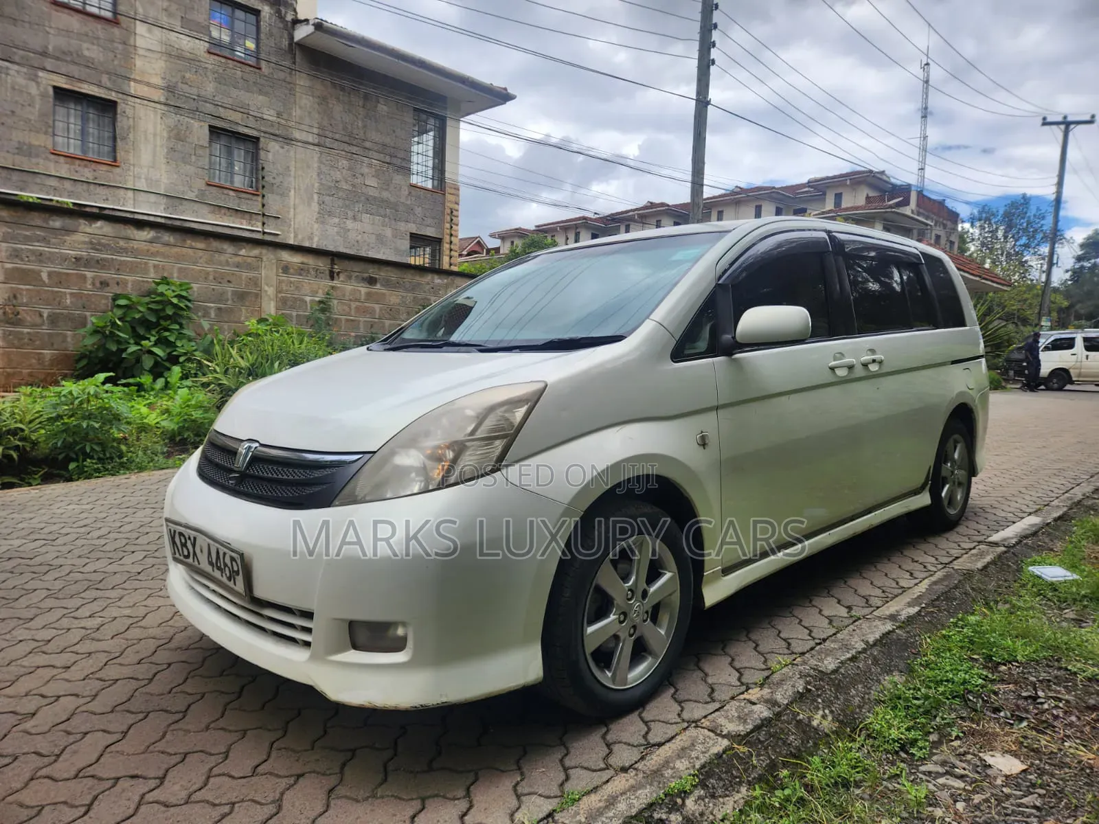 Toyota ISIS 2006 White