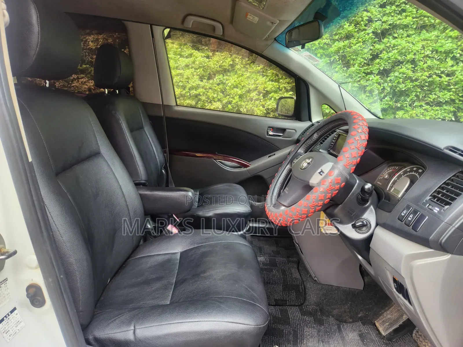 Toyota ISIS 2006 White