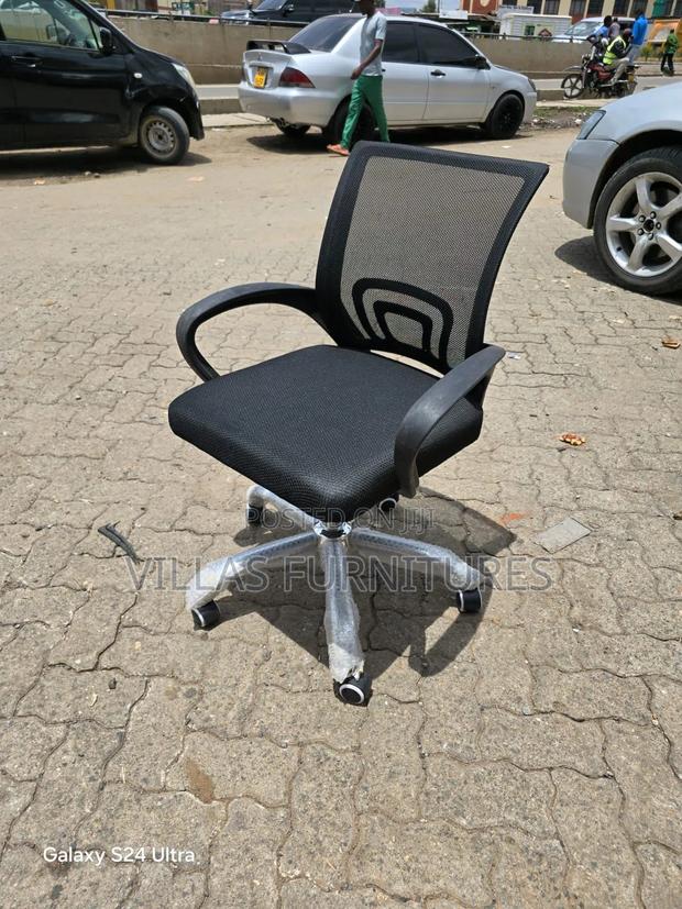 Smooth Rolling Comfort Mesh Chair