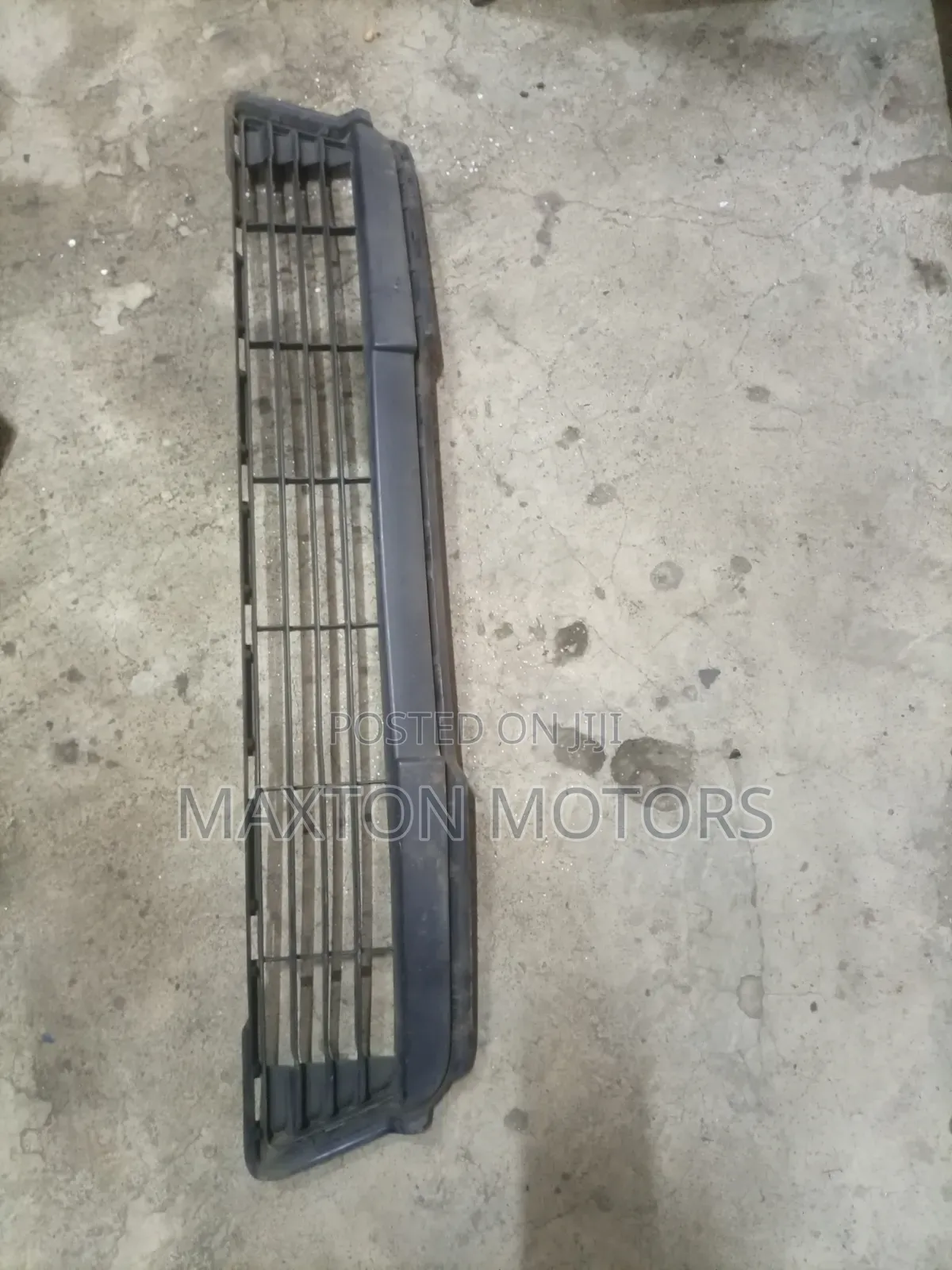 Axio/Fielder 161 Lower Grille