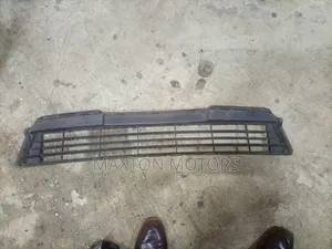 Axio/Fielder 161 Lower Grille